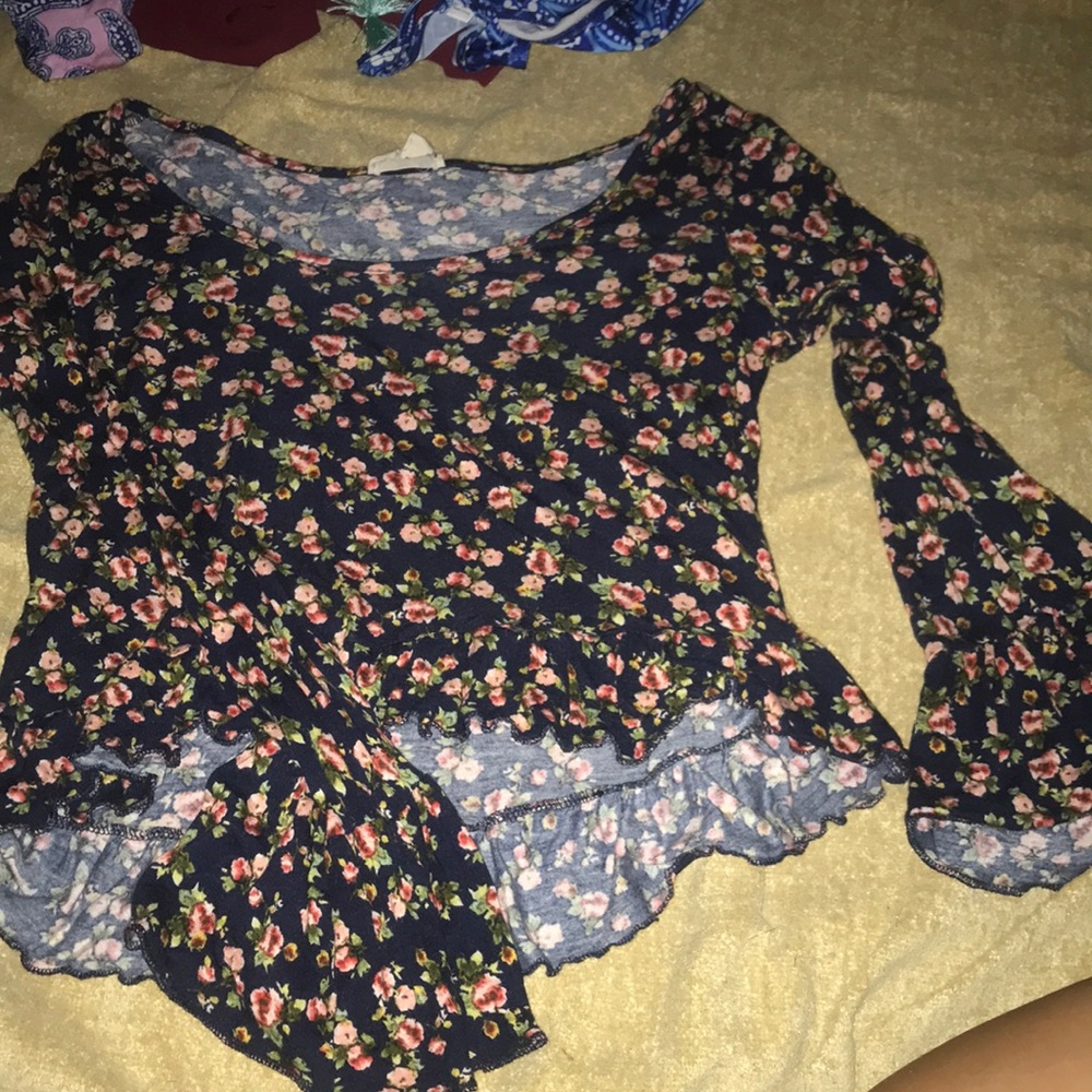 Floral long sleeve, flowly sleeve and bottom